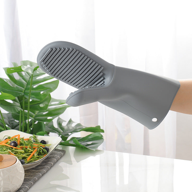 CozyNest Thickened silicone oven microwave oven heat insulation gloves are high temperature resistant and non-slip.