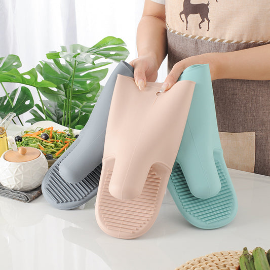 CozyNest Thickened silicone oven microwave oven heat insulation gloves are high temperature resistant and non-slip.