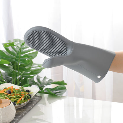 CozyNest Thickened silicone oven microwave oven heat insulation gloves are high temperature resistant and non-slip.